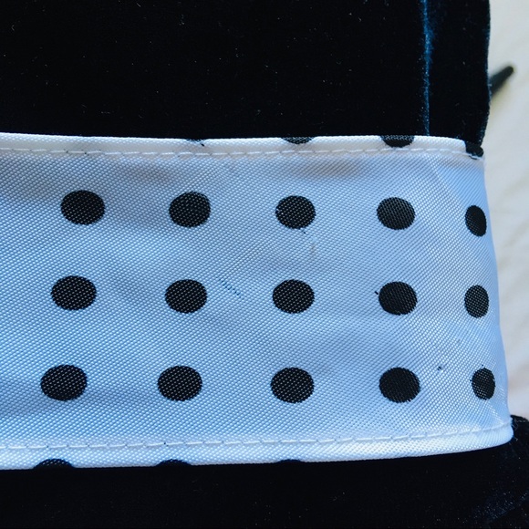 KID YOUNG STREET DRESS - Picture 5 of 5